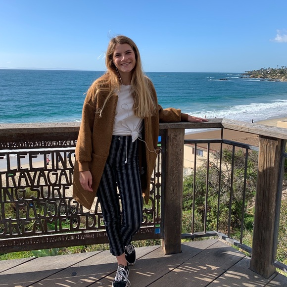 Meet your Posher, Liv - Picture 1 of 1